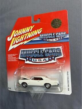 Johnny Lightning Muscle Car 1966 Pontiac GTO Diecast from 2006 NIB